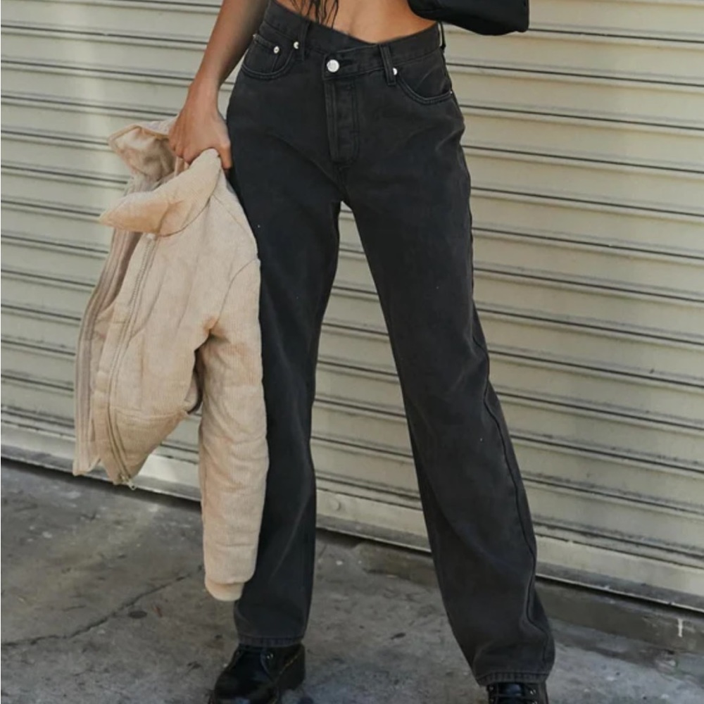 NWT Princess Polly Holly Asymmetric Straight Leg Jean size 10 - Picture 1 of 8